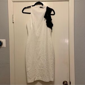 Sz 2 Black Halo White and black cocktail dress with sleeve detail